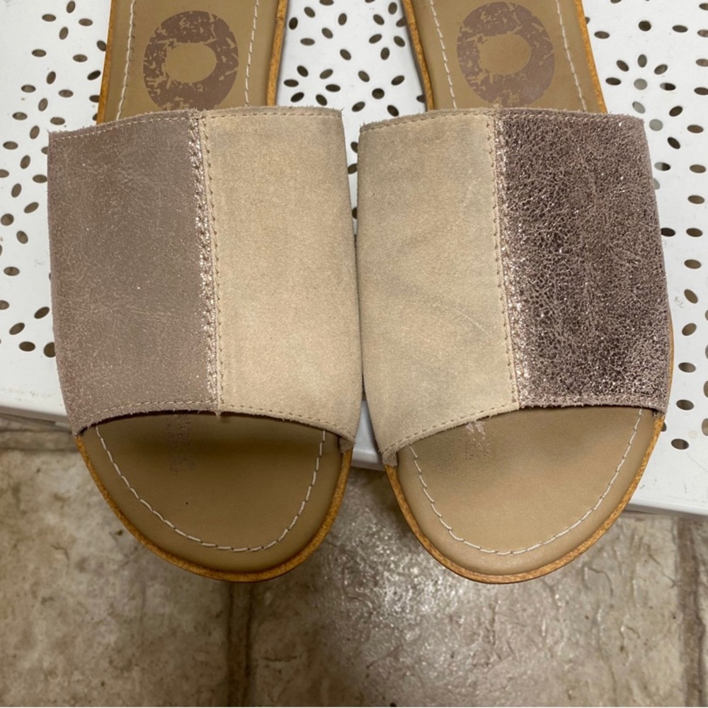 Sorel Ella Women’s 8 Metallic Beige Slides Slip on Flats Casual Beach Boho - Picture 2 of 4